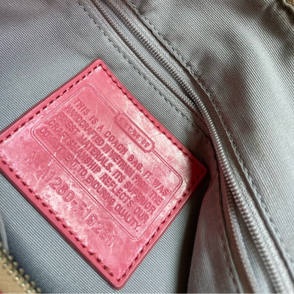 Coach Peach Signature Stripe Jacquard Hobo Bag F19281 - Picture 15 of 16